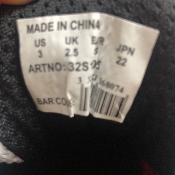 Youth tennis sneakers-new! - Picture 5 of 5